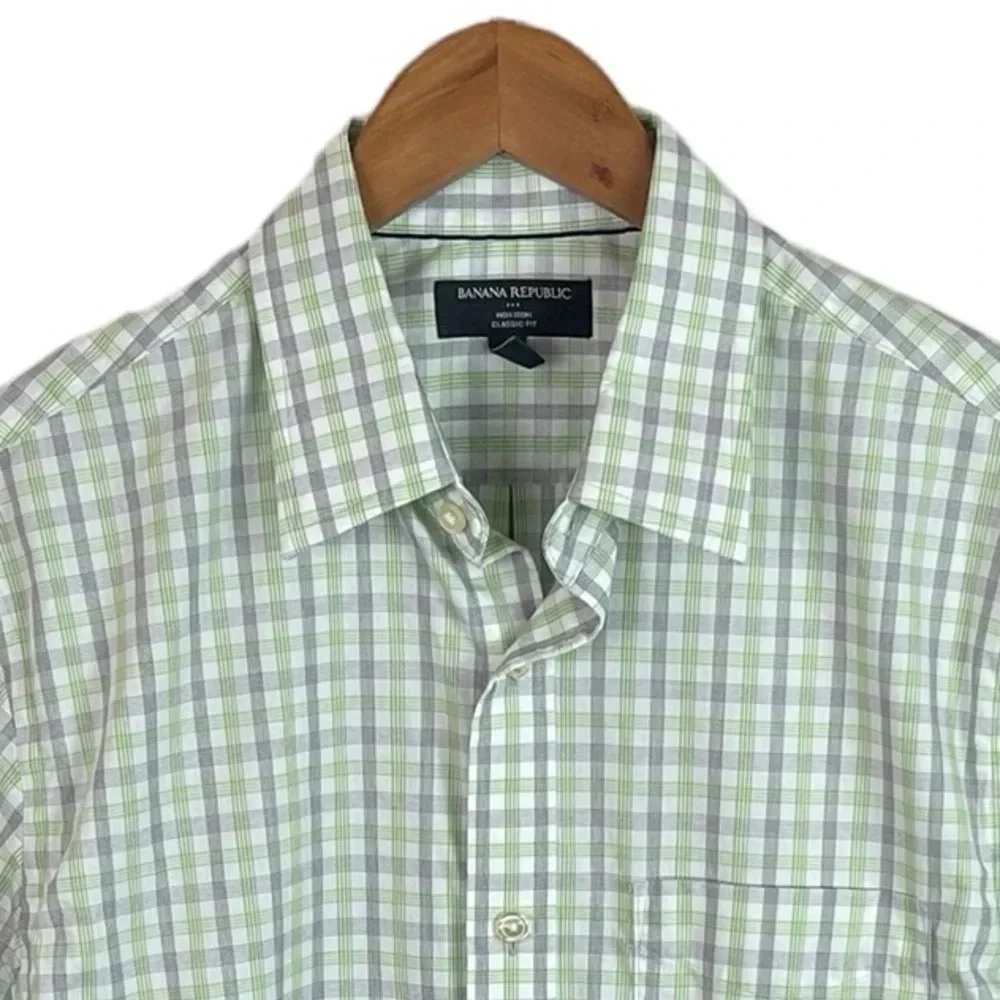 BF950 Men’s Banana Republic Non Iron Classic Fit Dress Shirt 15-15.5 33/34 M